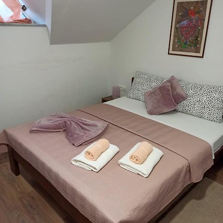 Apartmani Leptir 라코비카 외부 사진