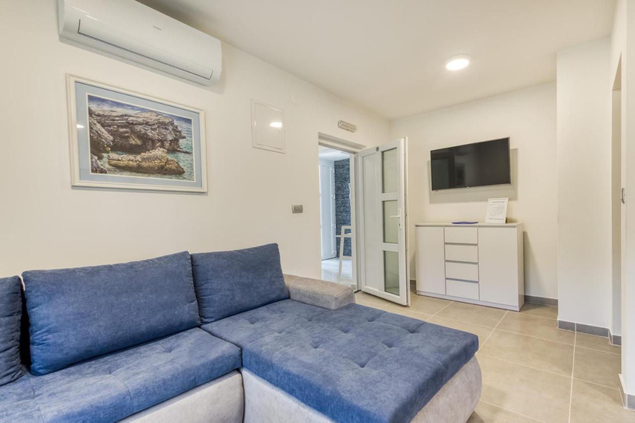 Apartmani Leptir 라코비카 외부 사진