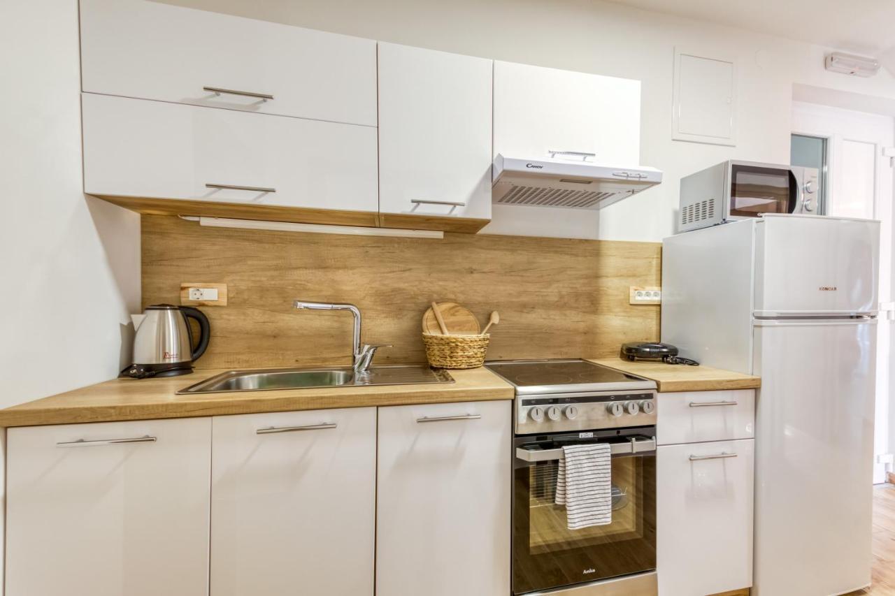 Apartmani Leptir 라코비카 외부 사진