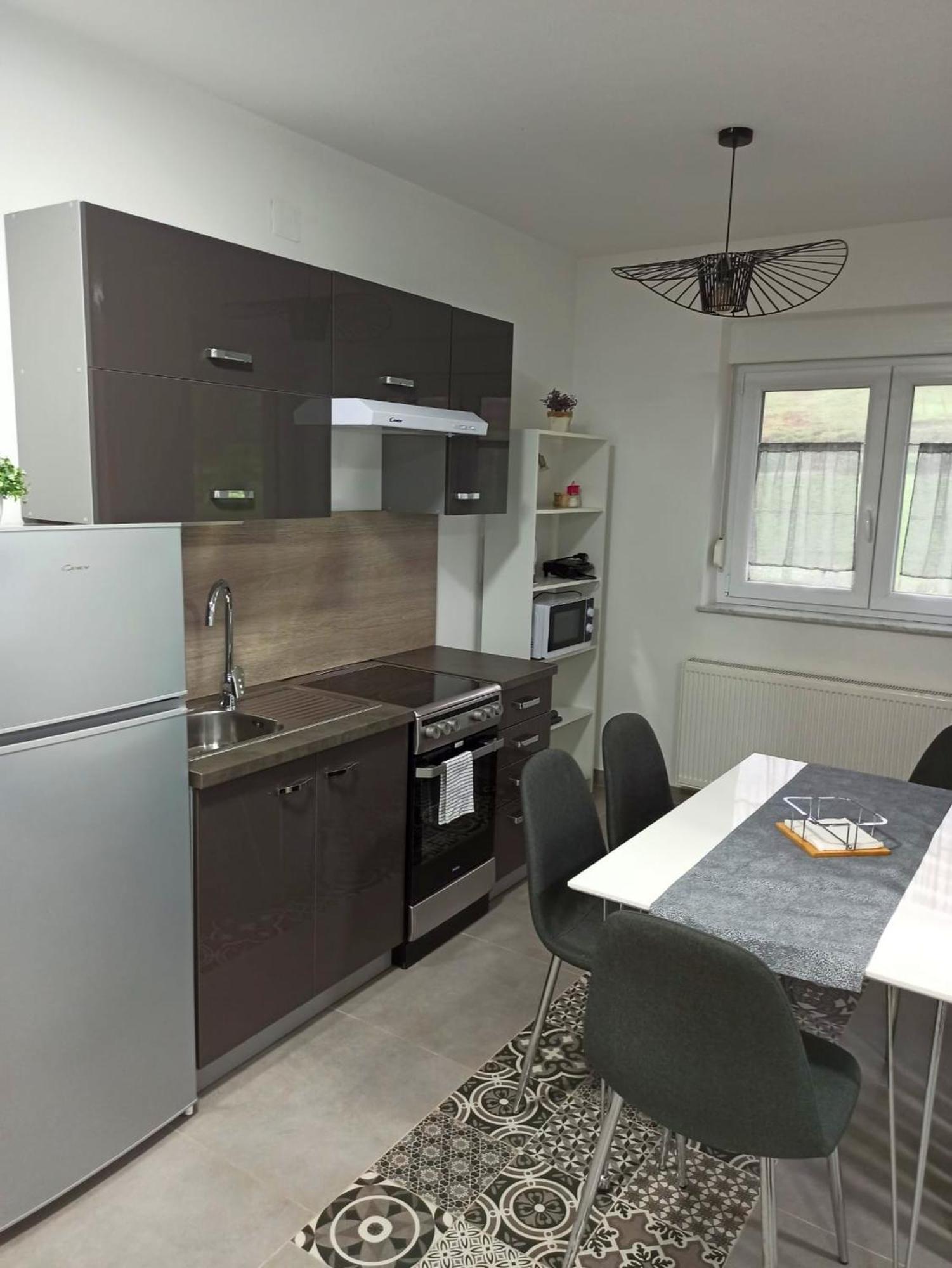 Apartmani Leptir 라코비카 외부 사진